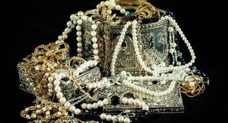 Arti Mimpi  Perhiasan  Lengkap Dengan Pertanda Baik Buruk 